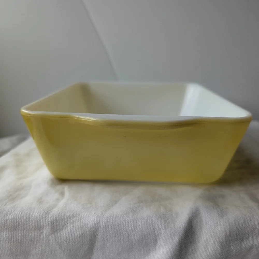 Pyrex 503-B Yellow Opalware 1.5 Quart Dish With Tab Handles Vintage